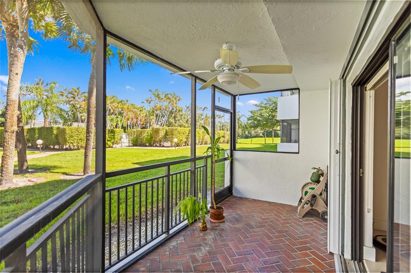 Image 17 of 62 For 16051 Blatt Blvd  101