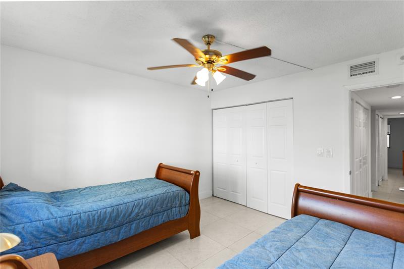 Image 30 of 62 For 16051 Blatt Blvd  101