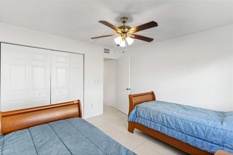 Image 31 of 62 For 16051 Blatt Blvd  101