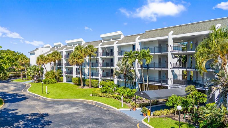 Image 4 of 62 For 16051 Blatt Blvd  101