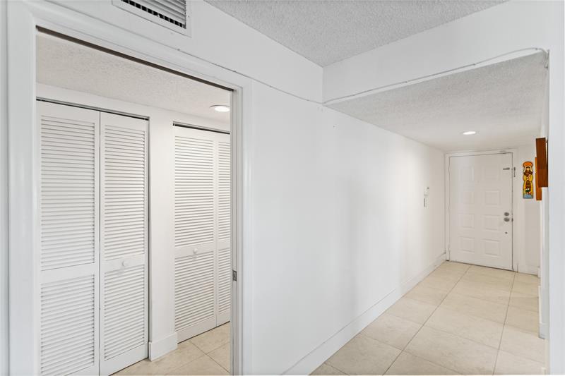 Image 40 of 62 For 16051 Blatt Blvd  101