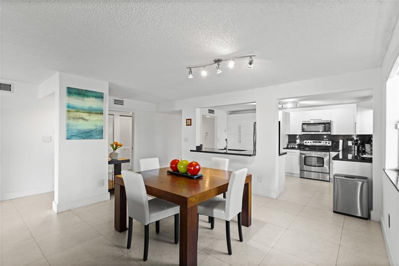 Image 41 of 62 For 16051 Blatt Blvd  101