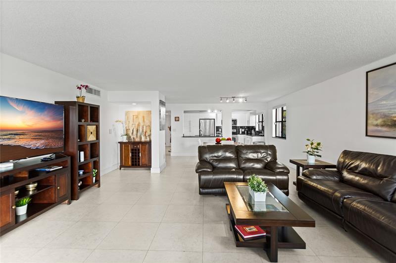 Image 43 of 62 For 16051 Blatt Blvd  101