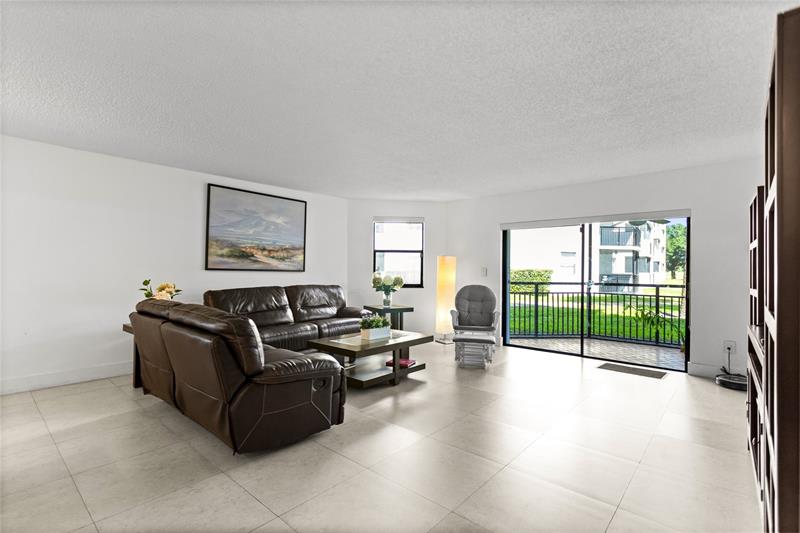 Image 45 of 62 For 16051 Blatt Blvd  101