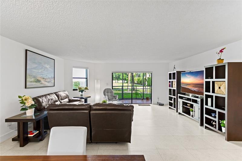 Image 46 of 62 For 16051 Blatt Blvd  101