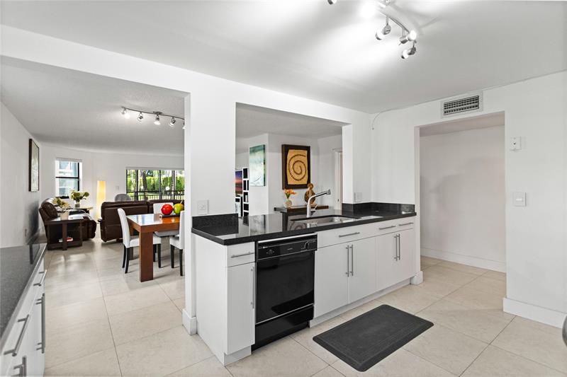 Image 52 of 62 For 16051 Blatt Blvd  101