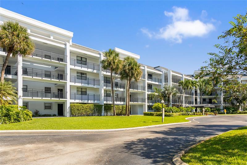 Image 60 of 62 For 16051 Blatt Blvd  101