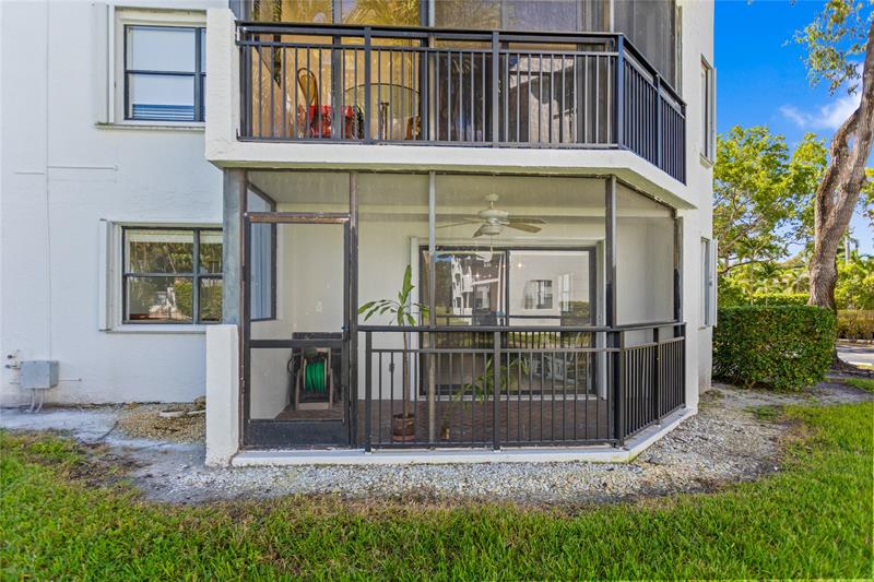 Image 9 of 62 For 16051 Blatt Blvd  101