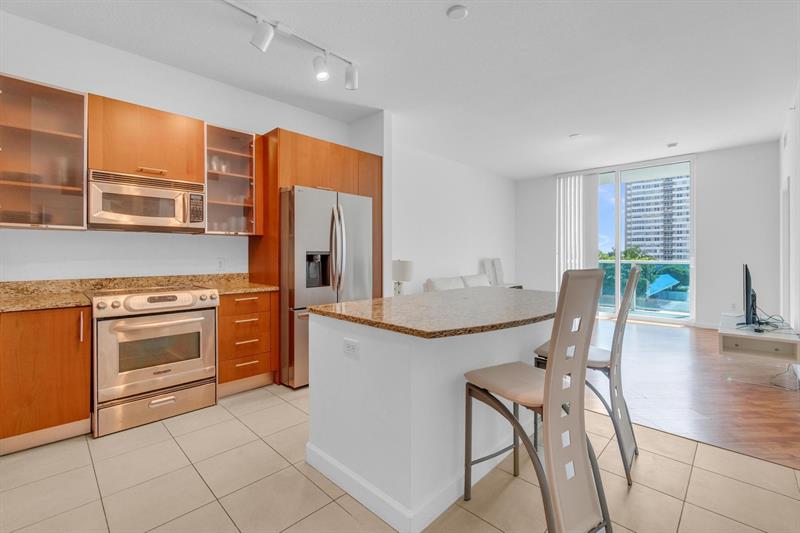 Image 11 of 34 For 1945 Ocean Dr  502