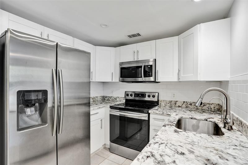 Image 20 of 36 For 2107 10th Ave  806