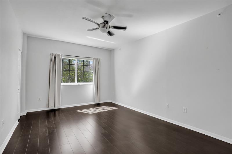 Image 26 of 36 For 2107 10th Ave  806