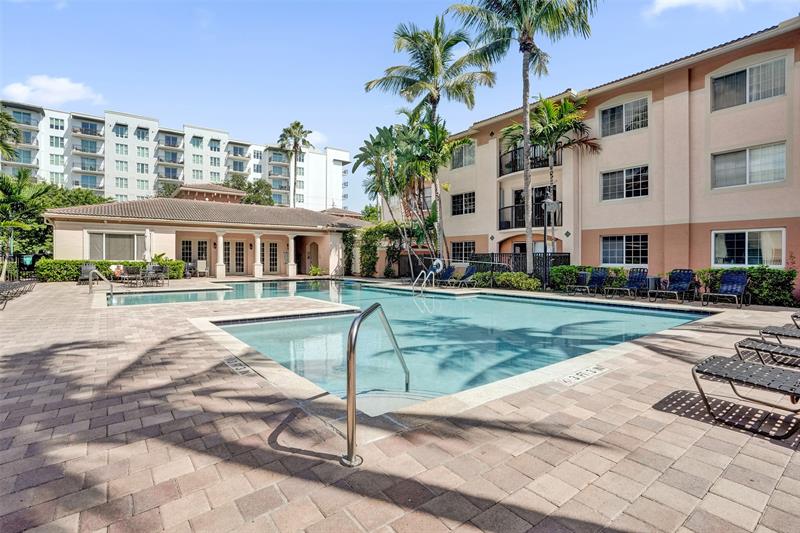 Image 33 of 36 For 2107 10th Ave  806