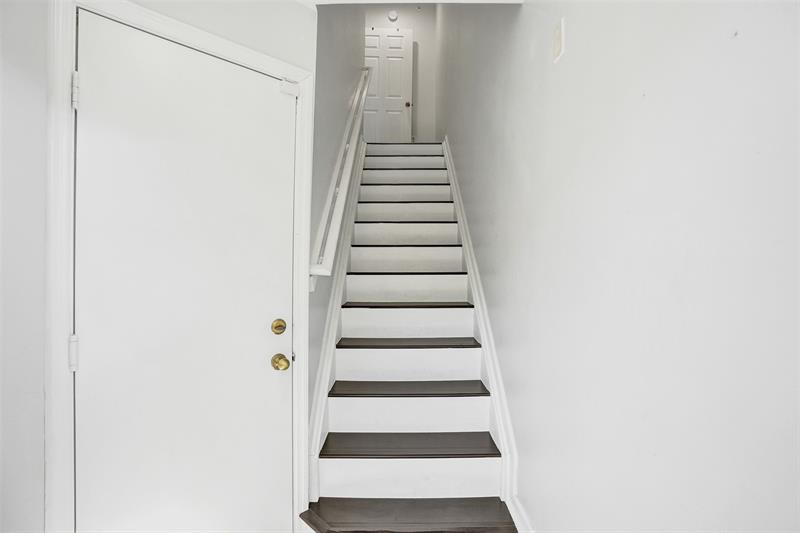 Image 5 of 36 For 2107 10th Ave  806