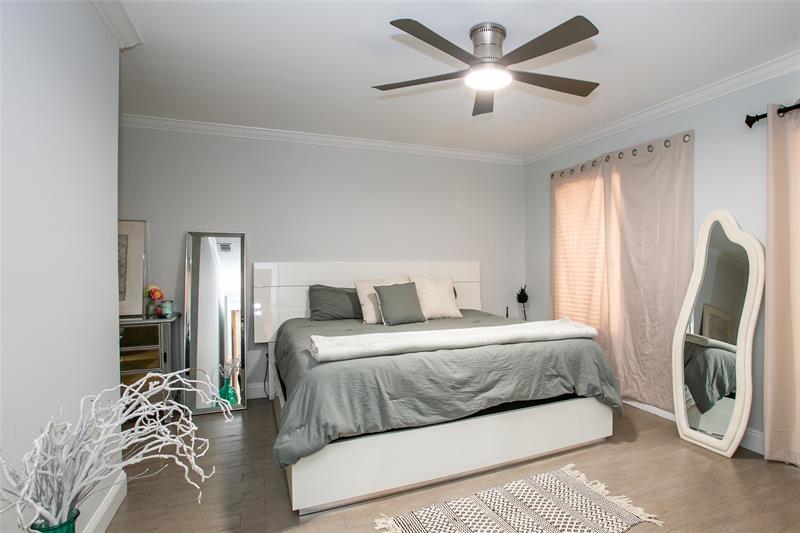 Image 11 of 19 For 21620 Yellowstone Park Dr
