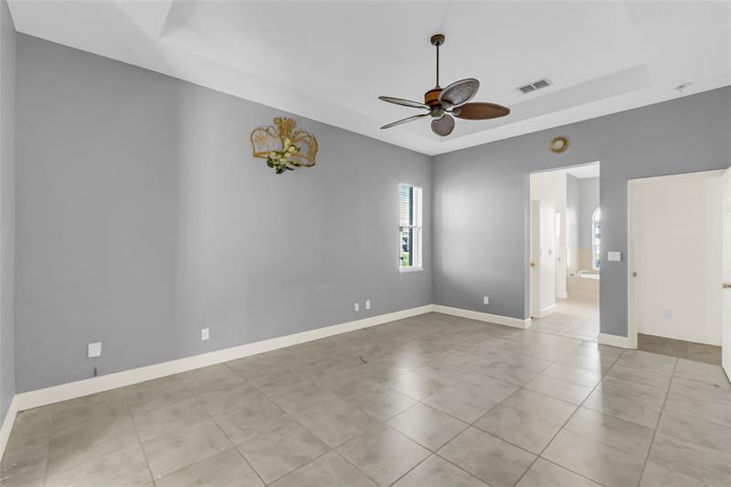 Image 18 of 55 For 1038 Fisherman Ave