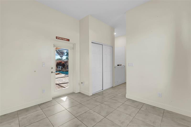 Image 25 of 55 For 1038 Fisherman Ave