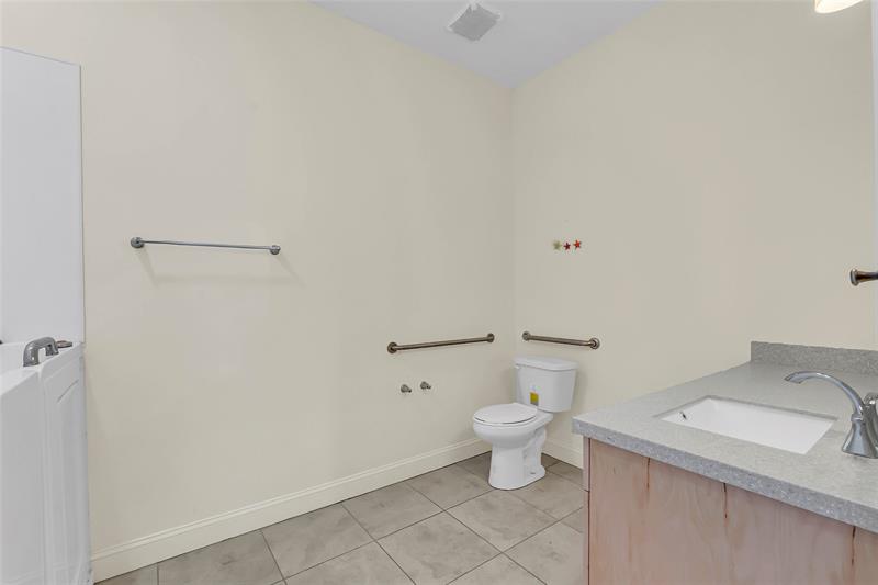 Image 28 of 55 For 1038 Fisherman Ave