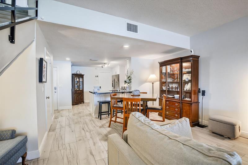 Image 13 of 60 For 1291 Sorrento Dr  1291