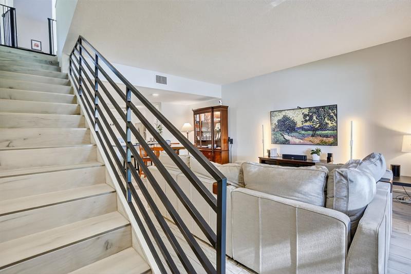 Image 14 of 60 For 1291 Sorrento Dr  1291