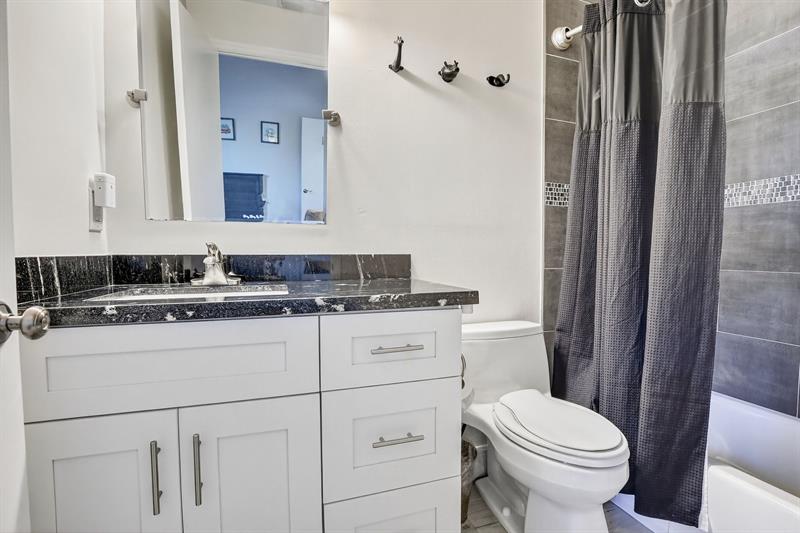 Image 24 of 60 For 1291 Sorrento Dr  1291