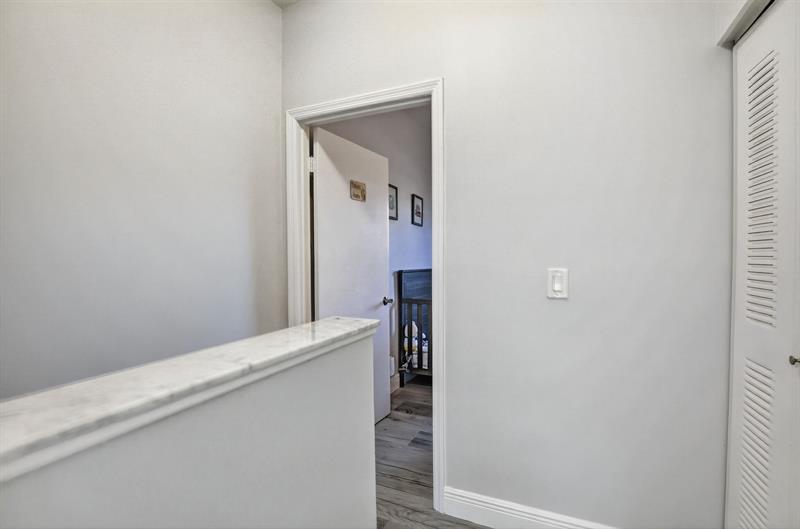 Image 31 of 60 For 1291 Sorrento Dr  1291