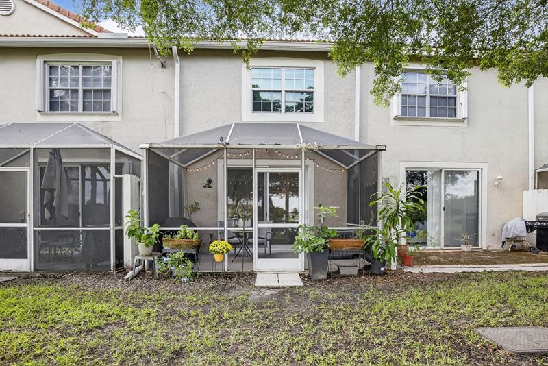 Image 44 of 60 For 1291 Sorrento Dr  1291