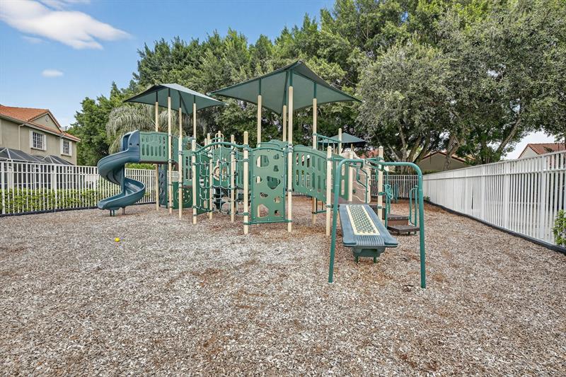 Image 52 of 60 For 1291 Sorrento Dr  1291