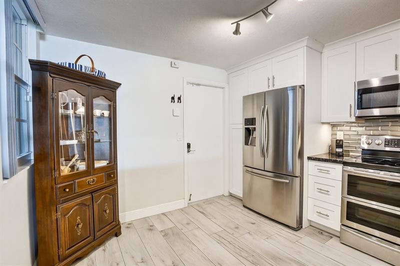 Image 6 of 60 For 1291 Sorrento Dr  1291