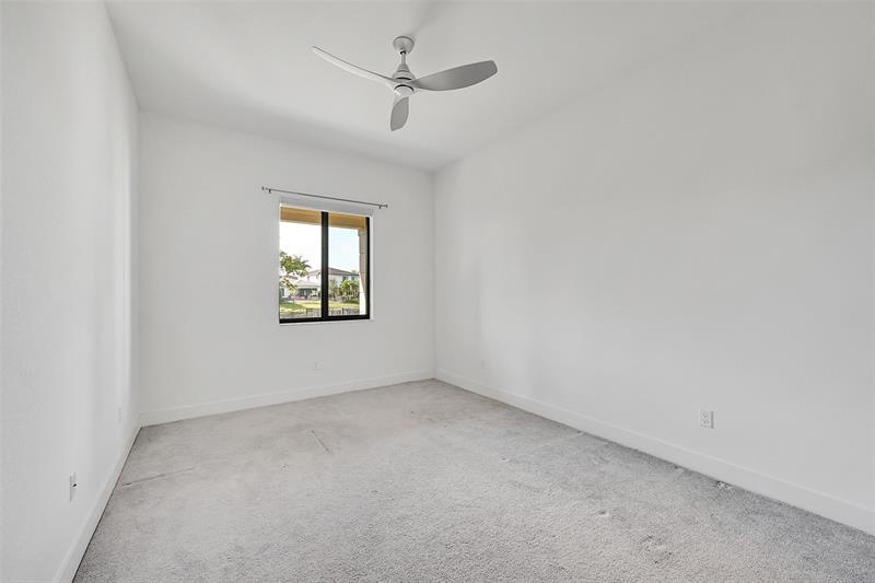 Image 11 of 34 For 10780 Oceano Way