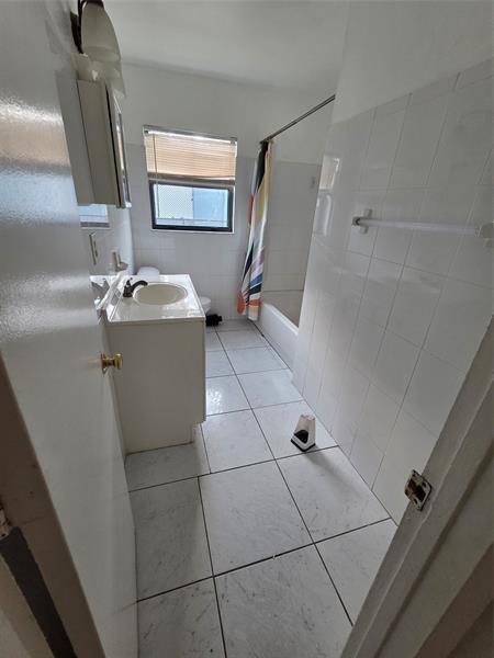 Image 12 of 25 For 5204 15th Ct