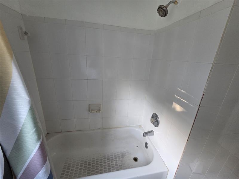 Image 14 of 25 For 5204 15th Ct