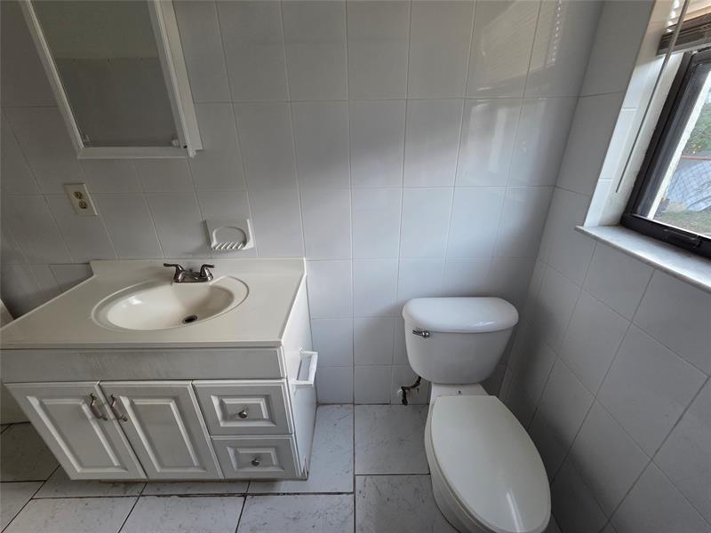 Image 15 of 25 For 5204 15th Ct