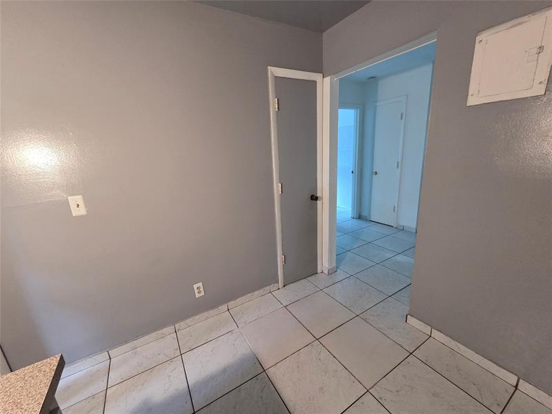 Image 22 of 25 For 5204 15th Ct