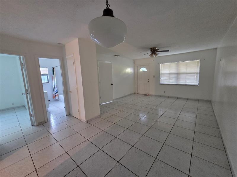 Image 8 of 25 For 5204 15th Ct