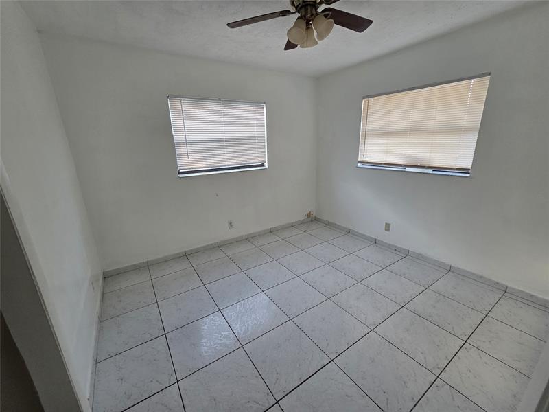 Image 9 of 25 For 5204 15th Ct