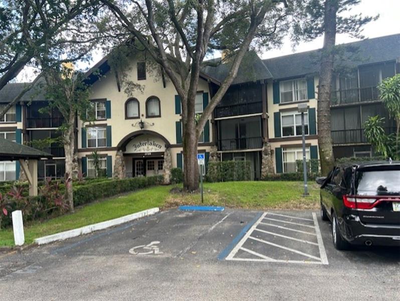 Details for 3720 Inverrary Dr  1t, Lauderhill, FL 33319