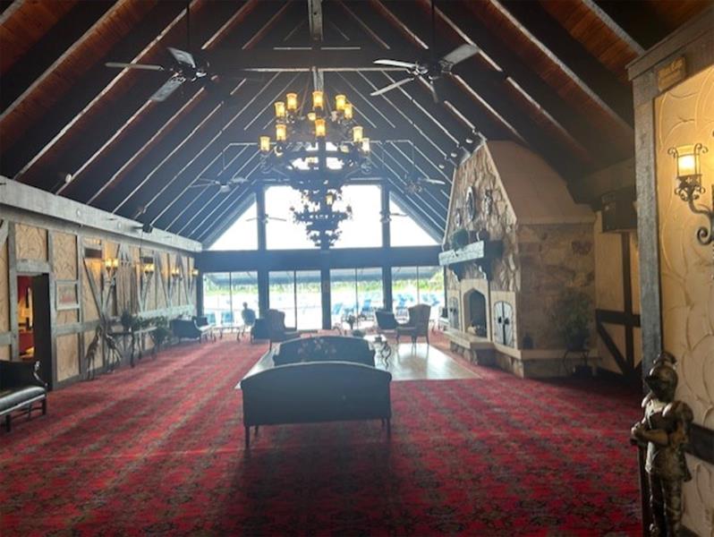 Image 23 of 36 For 3720 Inverrary Dr  1t