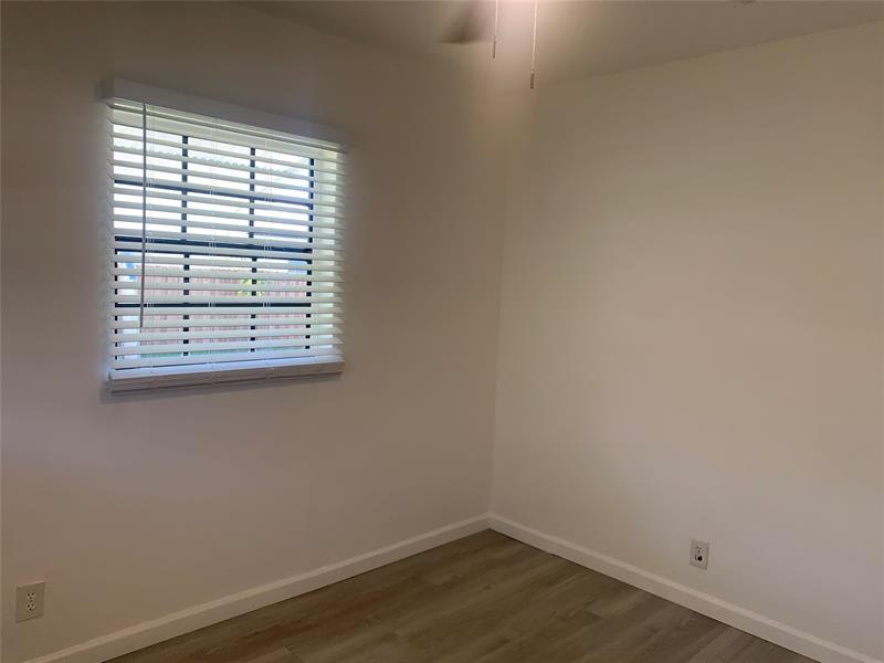 Image 14 of 56 For 5921 5th Ave