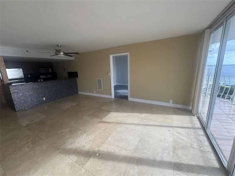 Image 8 of 14 For 7601 Treasure Dr  2403