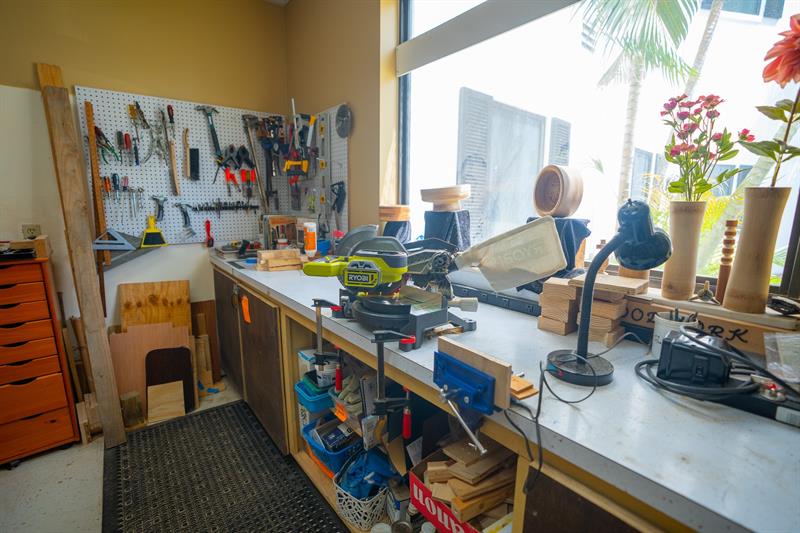 Image 37 of 43 For 209 Ventnor M  209