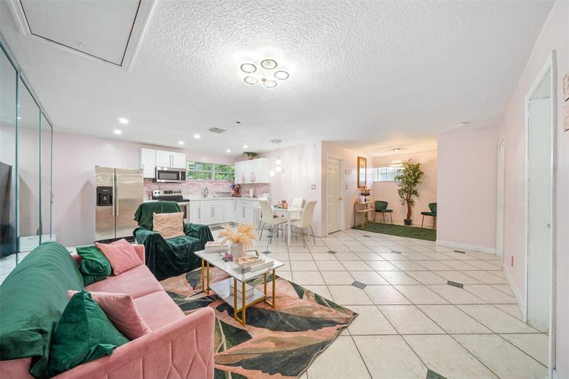 Image 18 of 33 For 5720 Flagler St