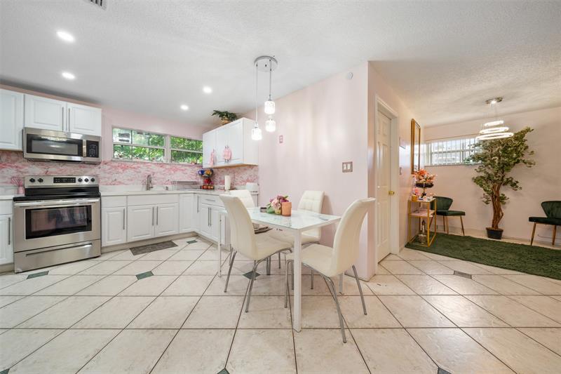 Image 19 of 33 For 5720 Flagler St