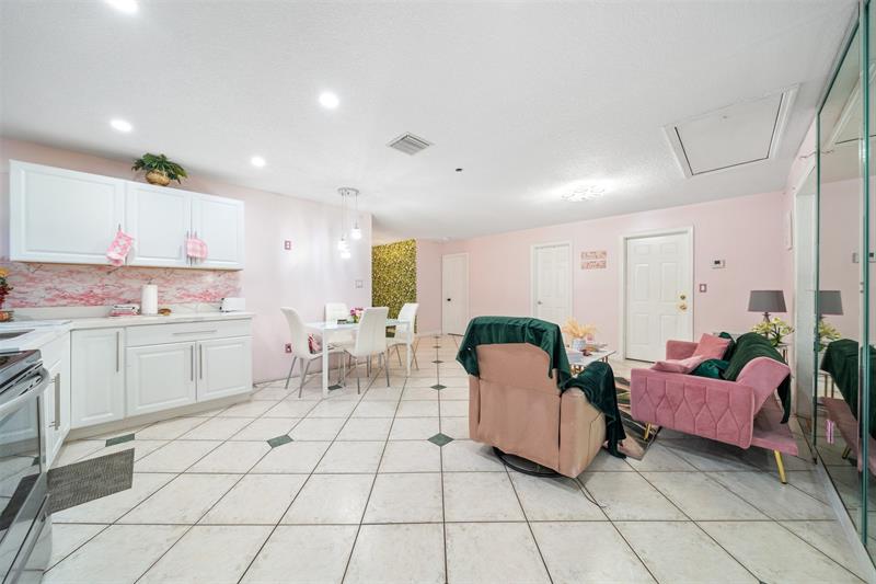 Image 23 of 33 For 5720 Flagler St