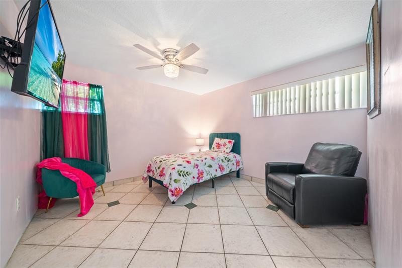 Image 26 of 33 For 5720 Flagler St