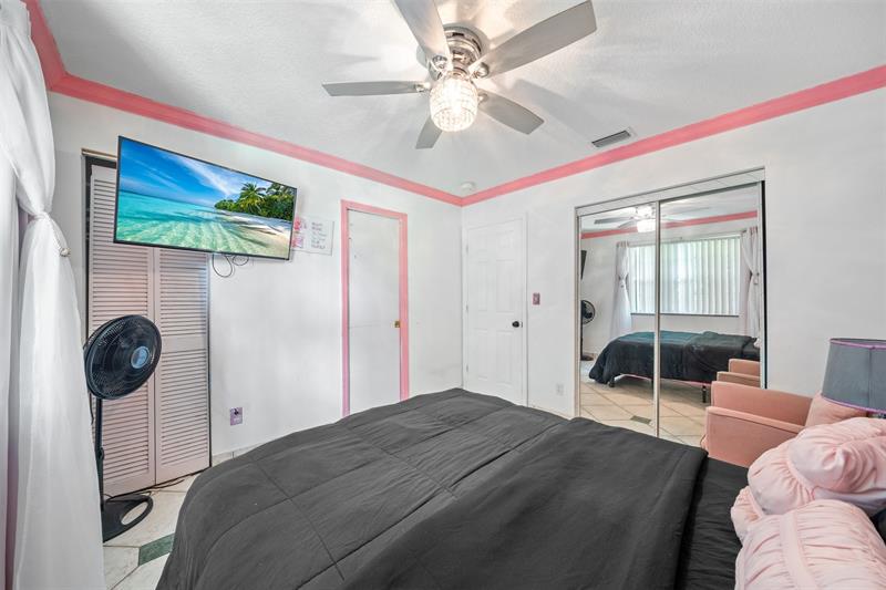 Image 28 of 33 For 5720 Flagler St