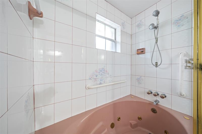 Image 32 of 33 For 5720 Flagler St