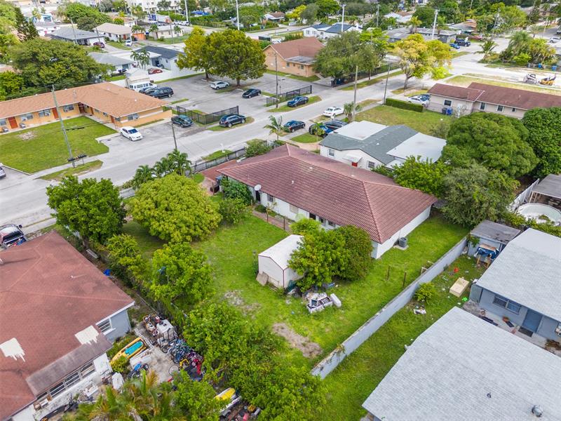 Image 4 of 33 For 5720 Flagler St