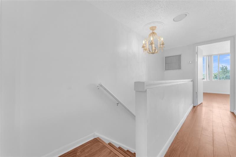 Image 18 of 47 For 1401 Federal Hwy  218