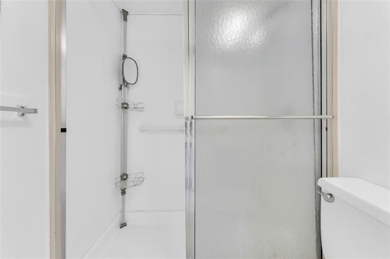 Image 27 of 47 For 1401 Federal Hwy  218