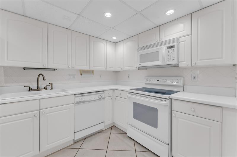 Image 9 of 47 For 1401 Federal Hwy  218